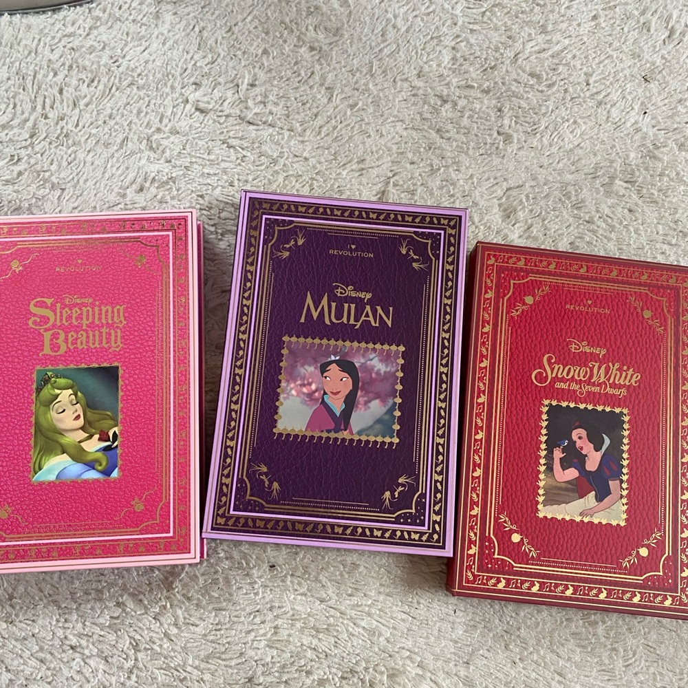 Makeup revolution Disney eyeshadow face pallets